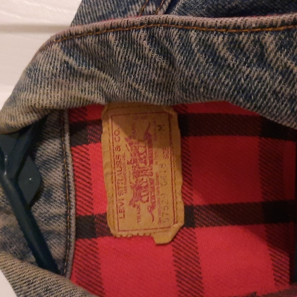 Boys sz Med Levi's denim jacket Buffalo plaid underneath - Picture 2 of 8